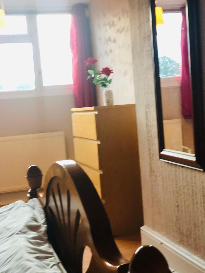 Dach - Cozy 3 Bed In Hendon Apartment