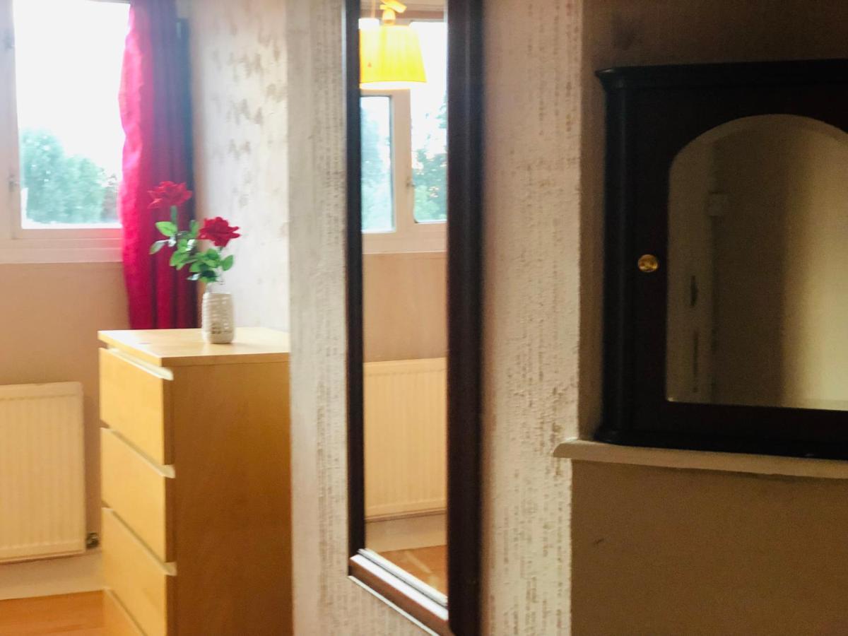 Dach - Cozy 3 Bed In Hendon Apartment *