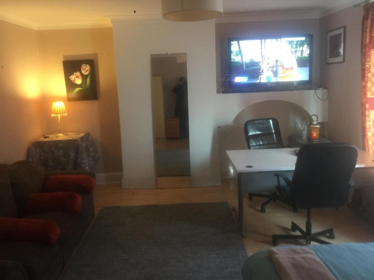 Dach - Cozy 3 Bed In Hendon * Edgware