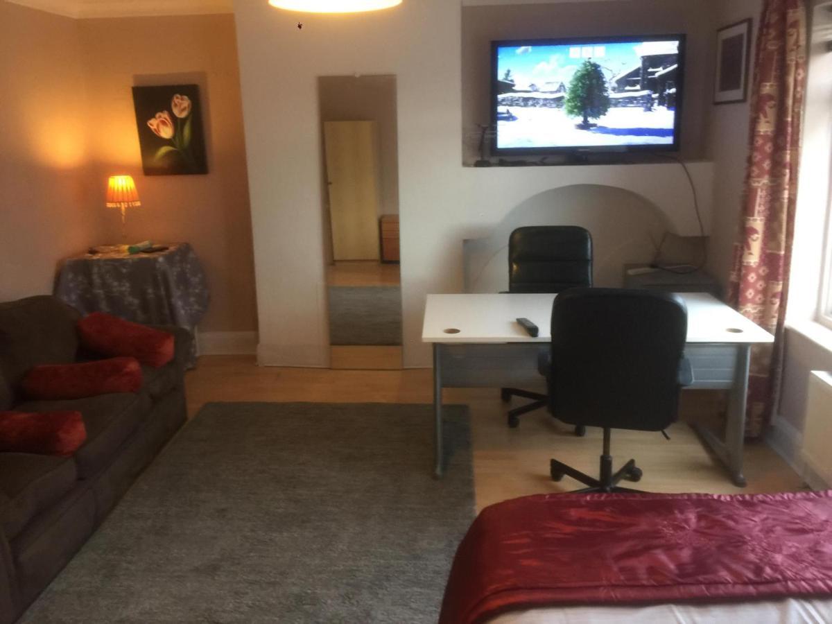 Dach - Cozy 3 Bed In Hendon