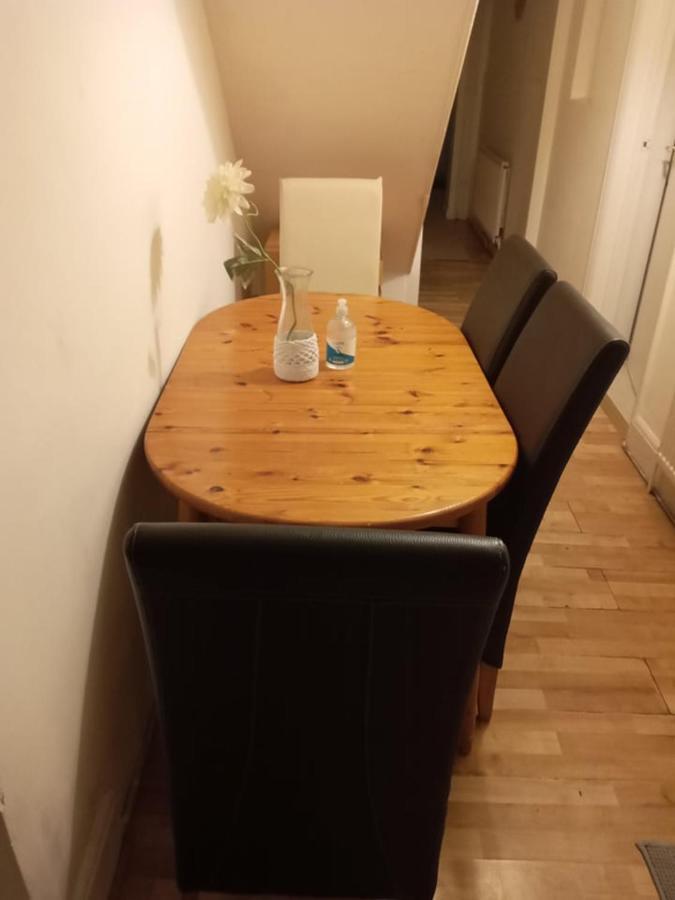 Dach - Cozy 3 Bed In Hendon Edgware