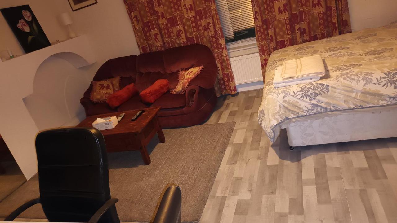 Dach - Cozy 3 Bed In Hendon