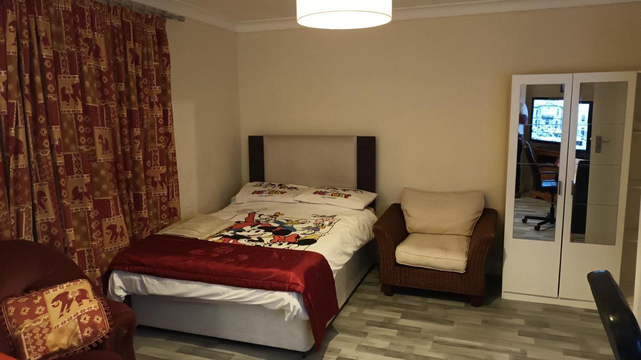 Dach - Cozy 3 Bed In Hendon Apartment *