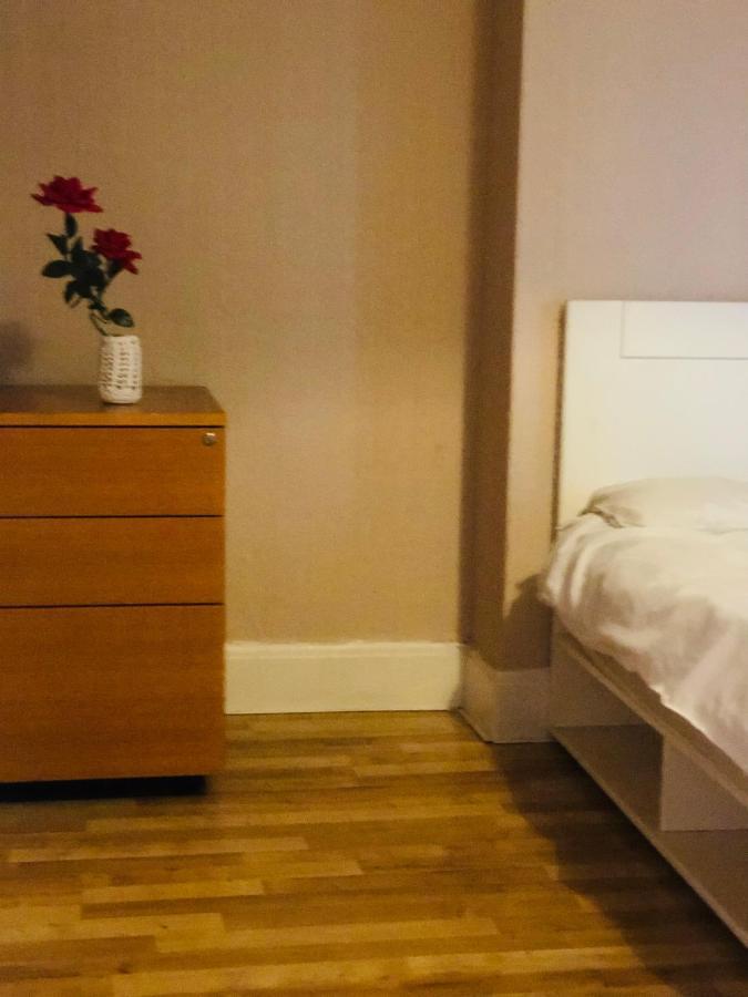 Apartment Dach - Cozy 3 Bed In Hendon