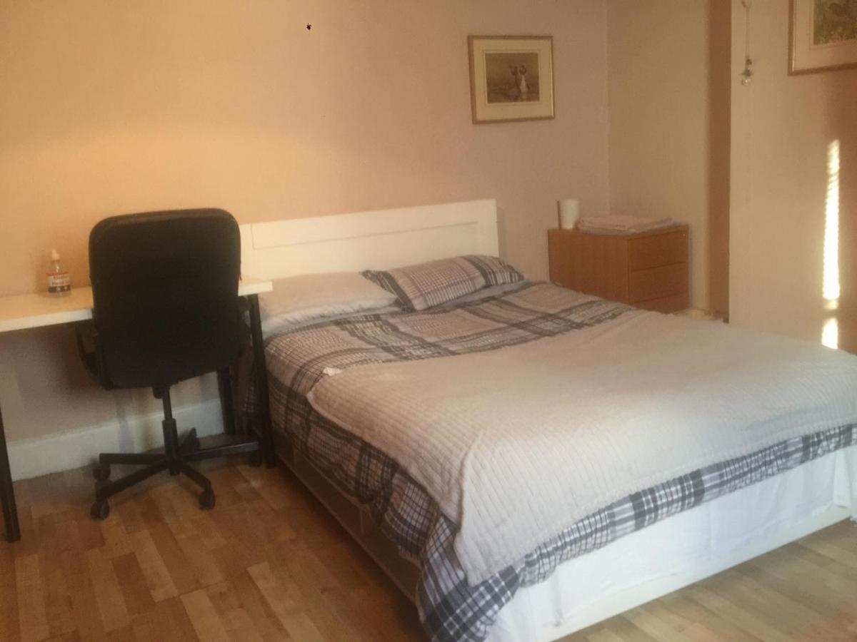 Dach - Cozy 3 Bed In Hendon Apartment